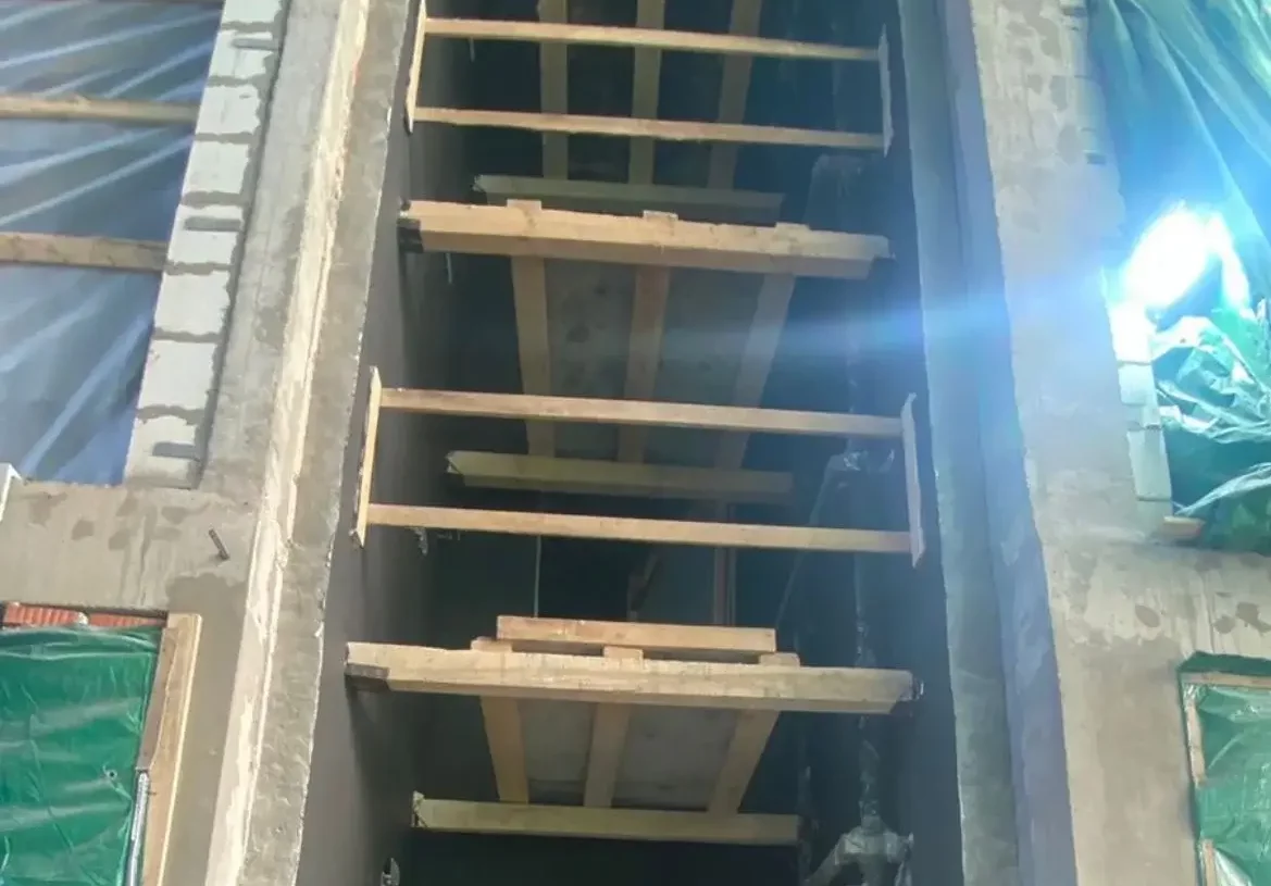 Отделка шахты панорамного лифта на объекте в г. Зеленоград